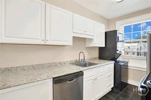 $1,800 | 32 East Taylor Street, Unit 3, Savannah, GA 31401