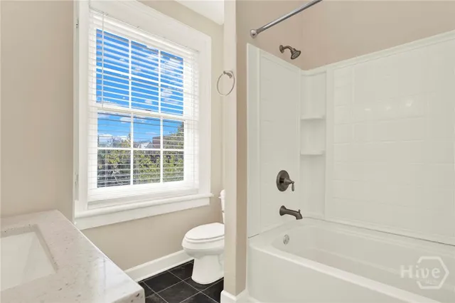 $1,800 | 32 East Taylor Street, Unit 3, Savannah, GA 31401