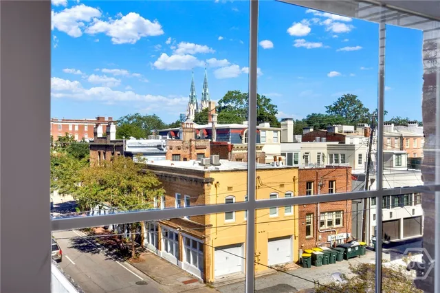 $1,800 | 32 East Taylor Street, Unit 3, Savannah, GA 31401