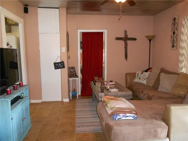 $995 | 565 Main Street, Lawn, TX 79530