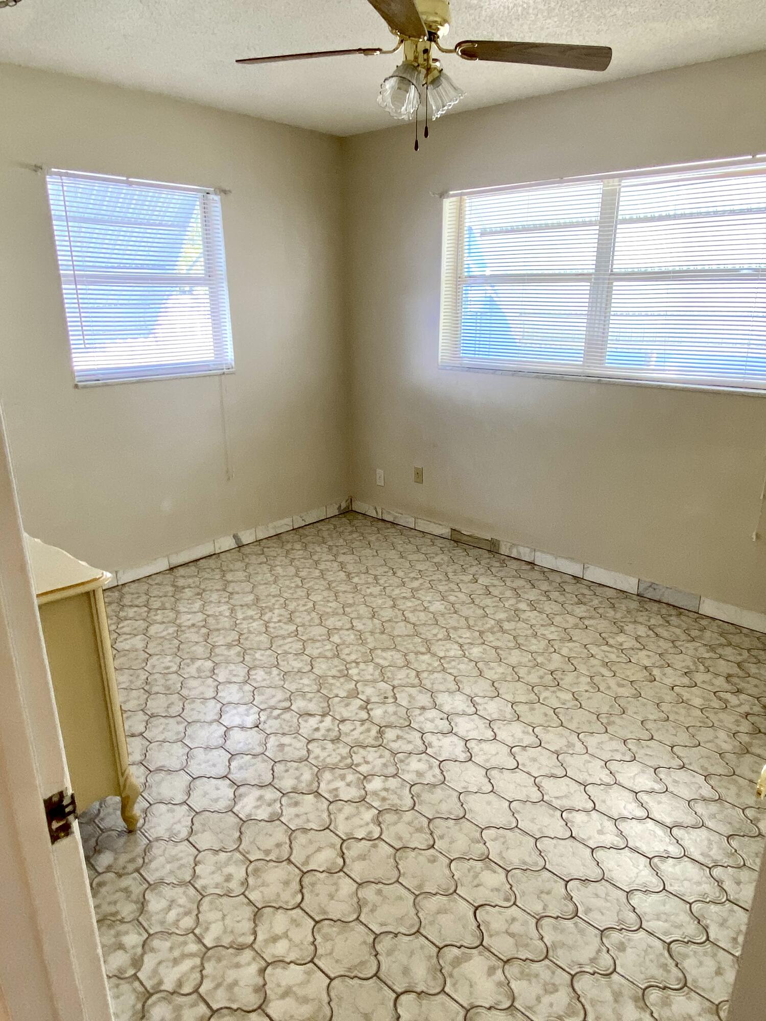 341 Northwest 21st Street Boca Raton, FL 33431 - Photo 8 of 28 20210210_172327123_iOS