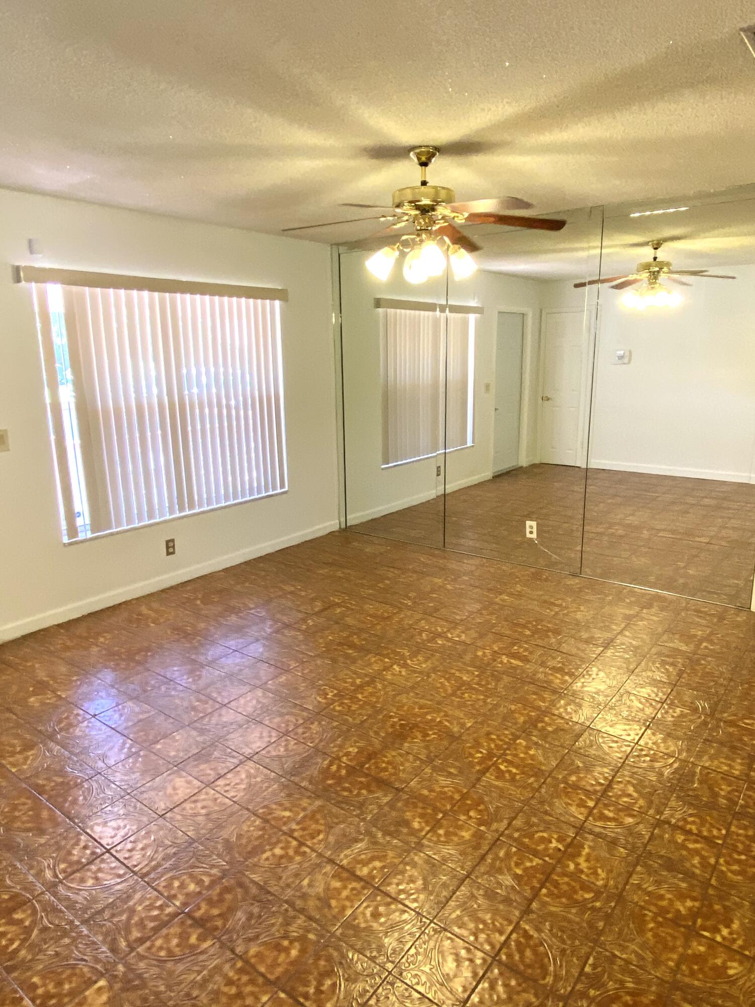 341 Northwest 21st Street Boca Raton, FL 33431 - Photo 10 of 28 20210210_172426880_iOS