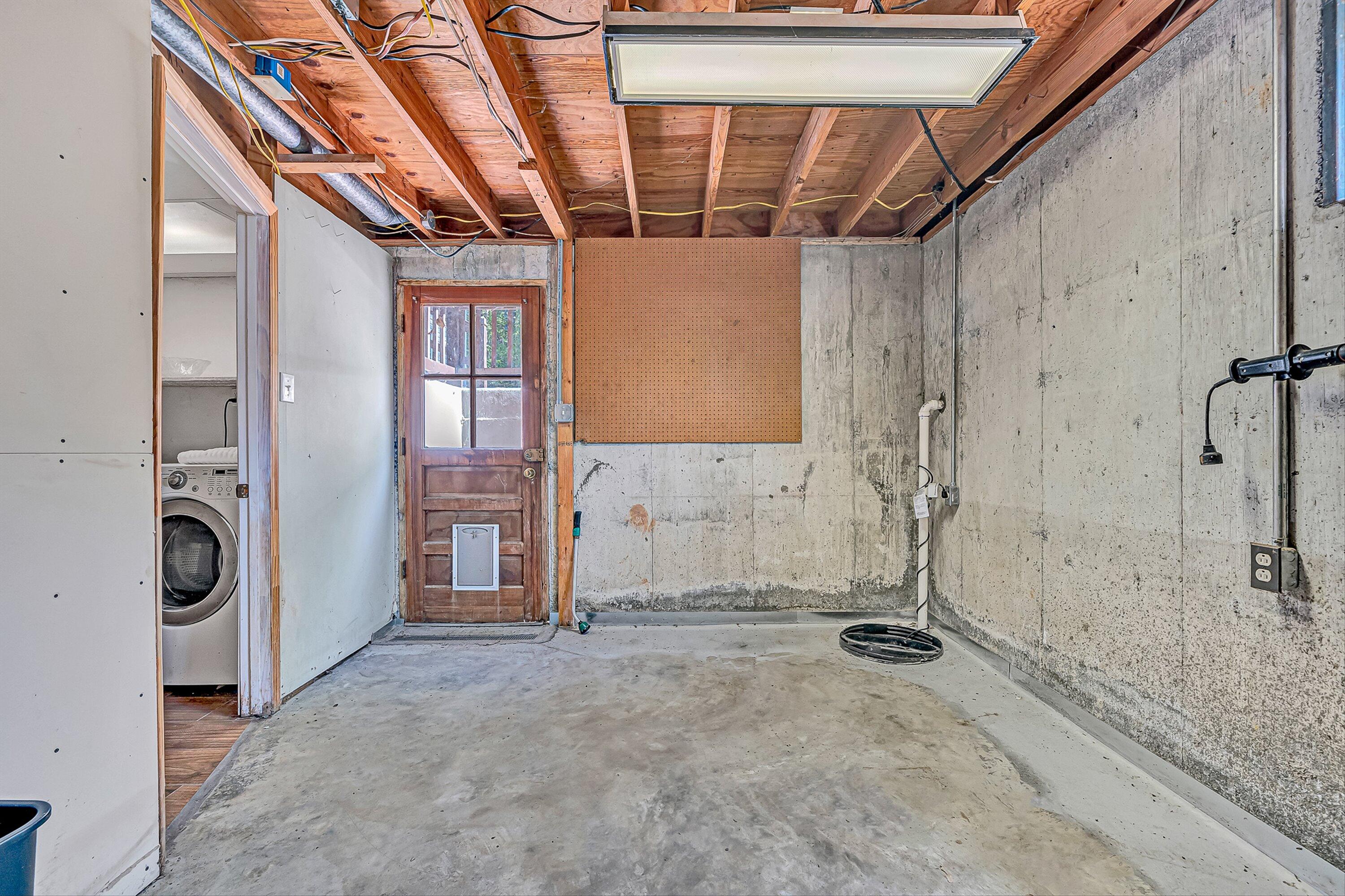 2725 Beaver Brook Road Salem, VA 24153 - Photo 27 of 40 26-VM-04293