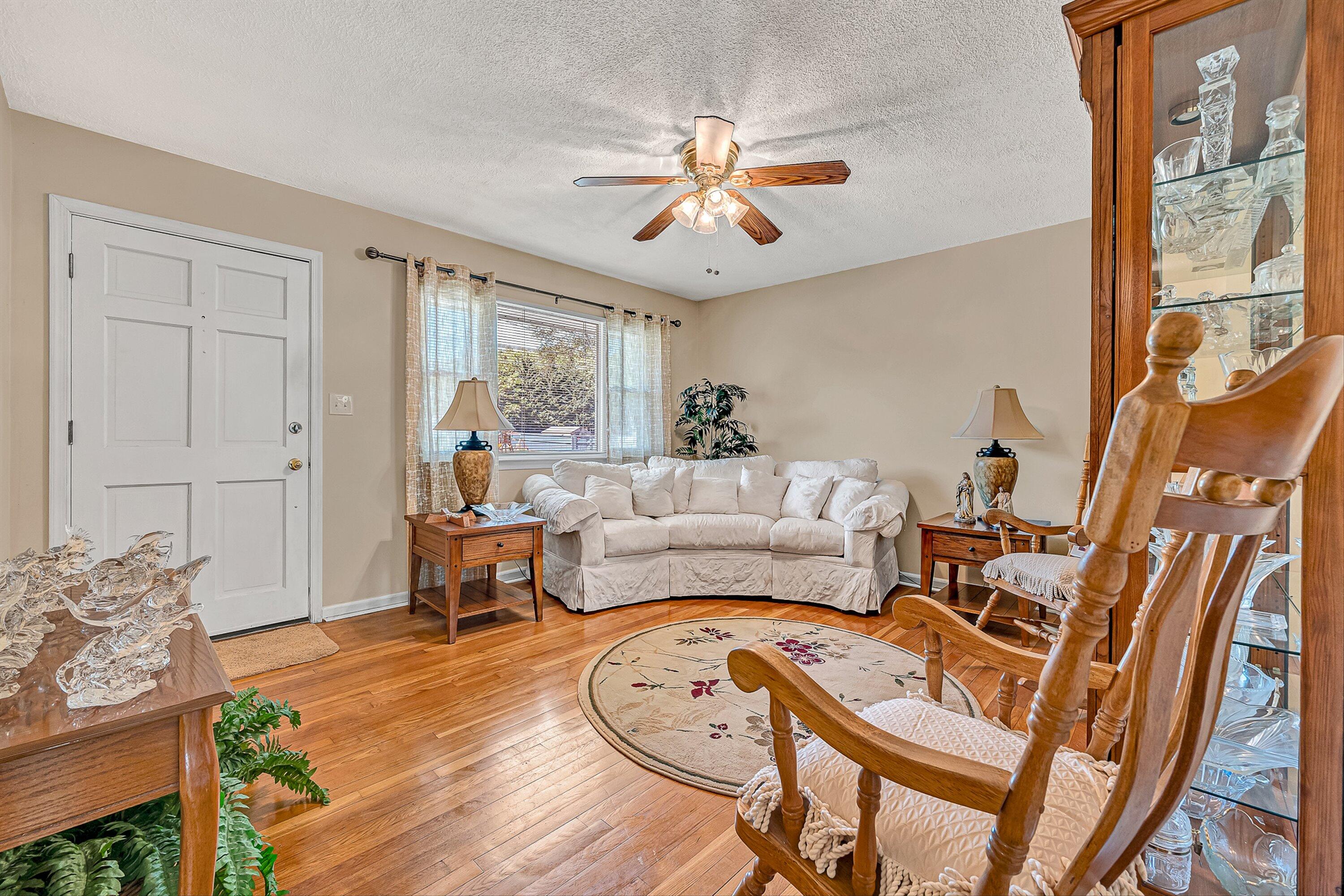 2725 Beaver Brook Road Salem, VA 24153 - Photo 5 of 40 04-VM-04191