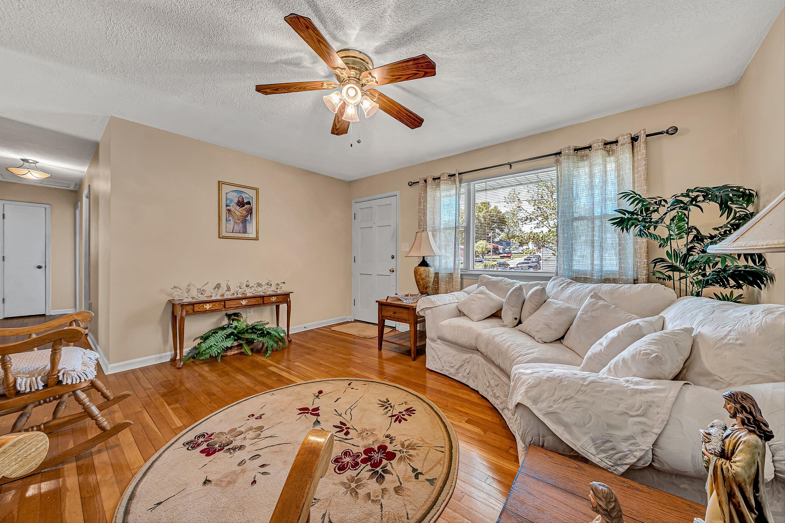 2725 Beaver Brook Road Salem, VA 24153 - Photo 6 of 40 05-VM-04188