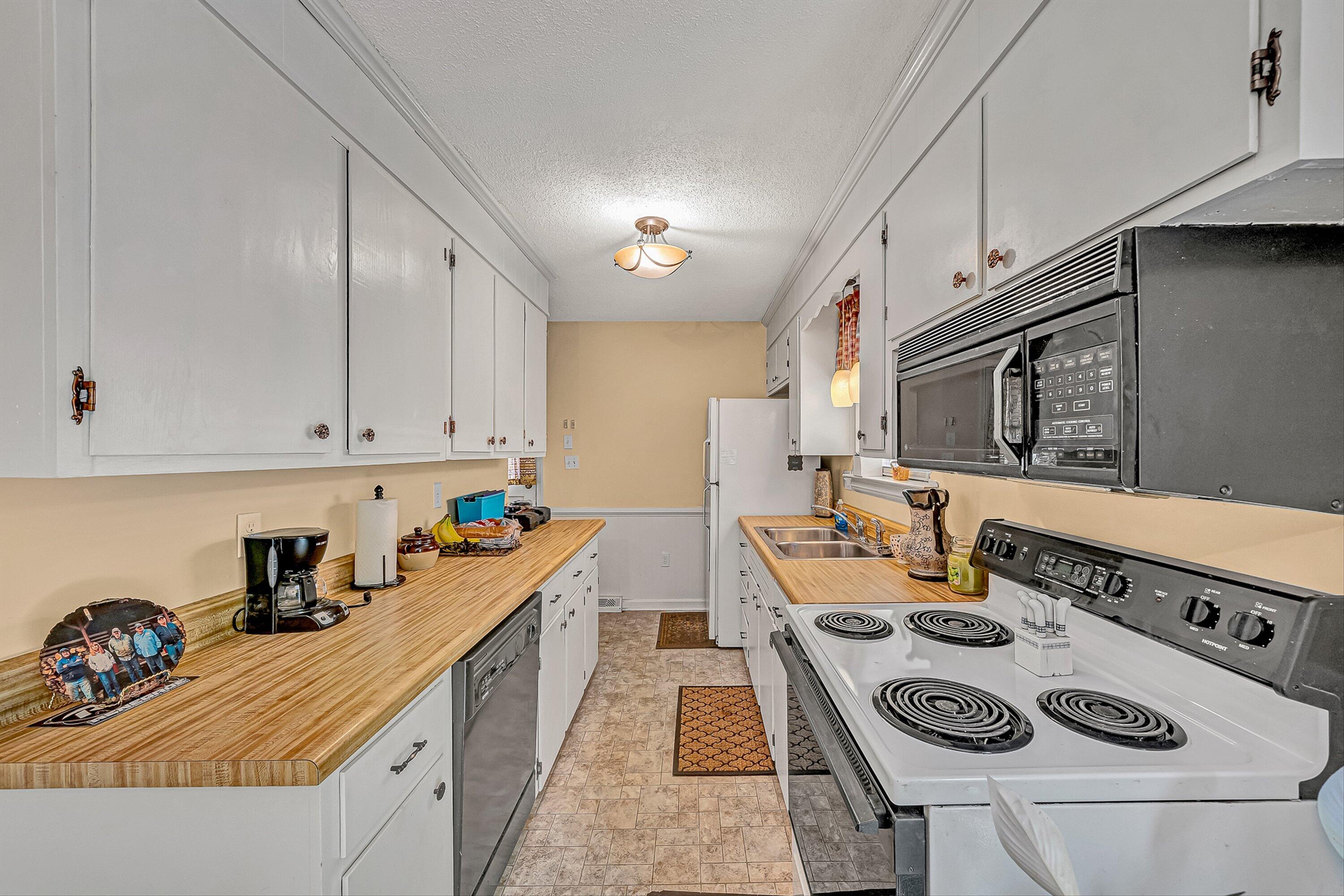 2725 Beaver Brook Road Salem, VA 24153 - Photo 8 of 40 09-VM-04203