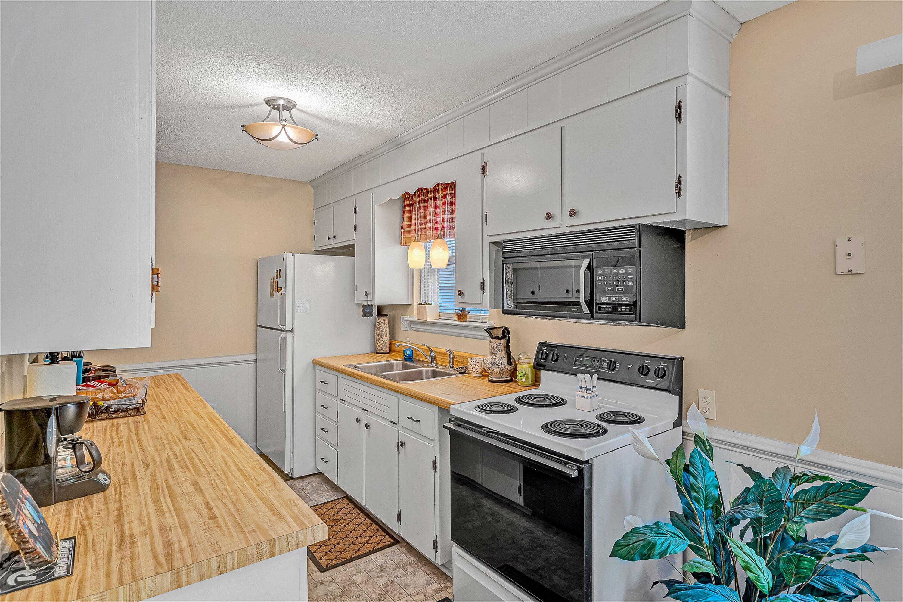 2725 Beaver Brook Road Salem, VA 24153 - Photo 10 of 40 08-VM-04200