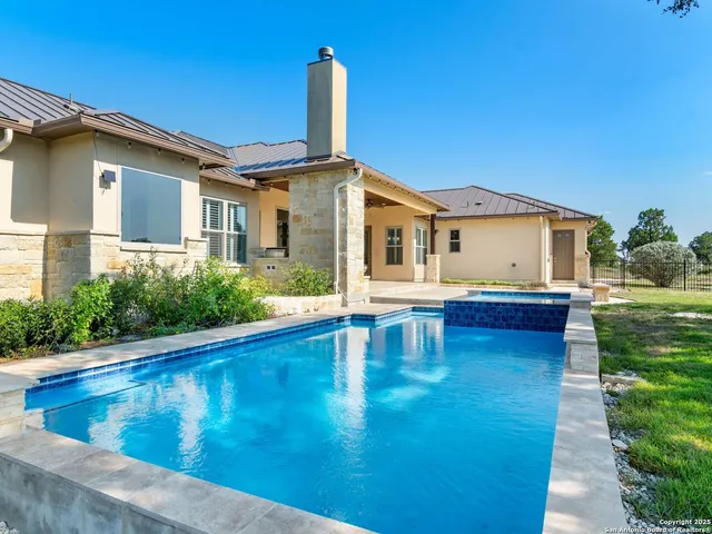 $1,095,000 | 1083 Pr 2775, Mico, TX 78056