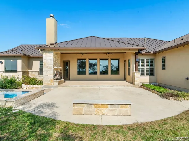 $1,095,000 | 1083 Pr 2775, Mico, TX 78056