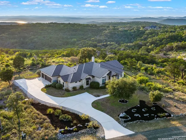 $1,095,000 | 1083 Pr 2775, Mico, TX 78056