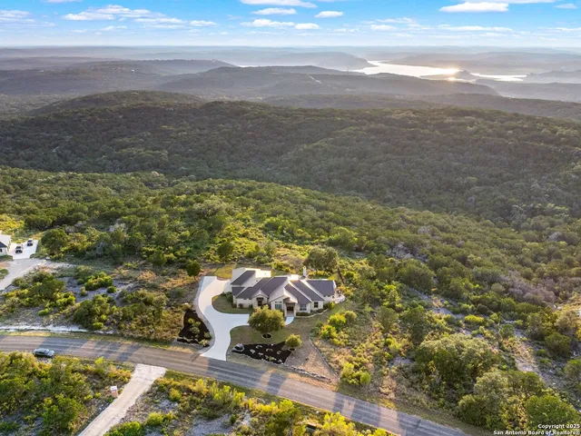 $1,095,000 | 1083 Pr 2775, Mico, TX 78056