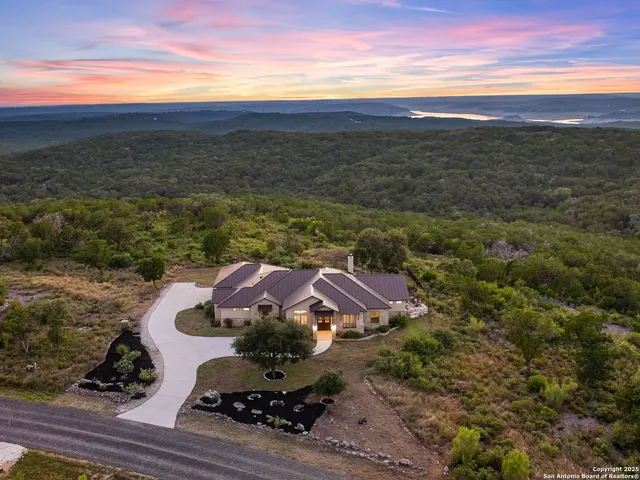 $1,095,000 | 1083 Pr 2775, Mico, TX 78056