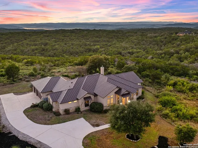 $1,095,000 | 1083 Pr 2775, Mico, TX 78056