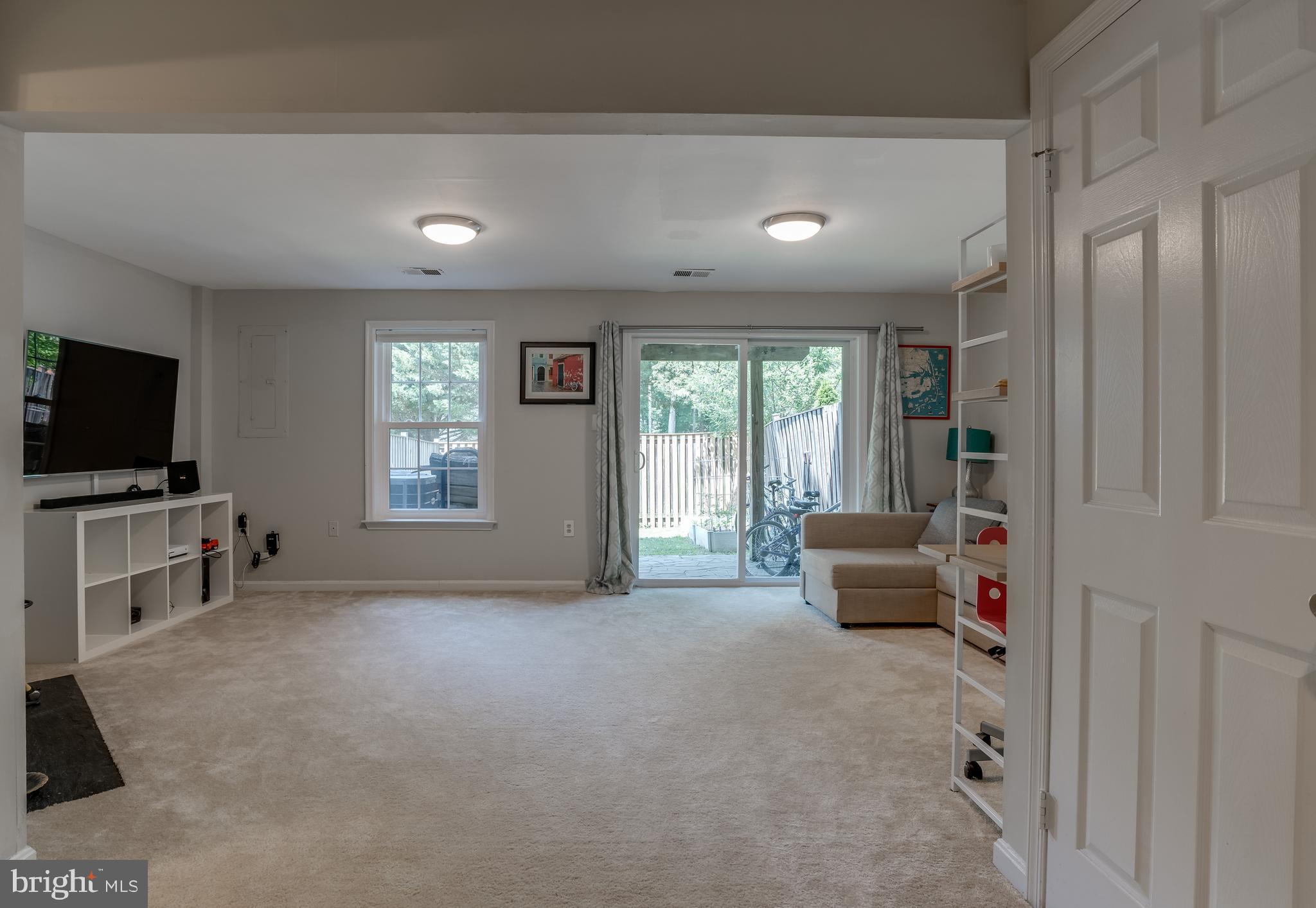 8544 Bauer Drive Springfield, VA 22152 - Photo 34 of 44 Gallery Image 34