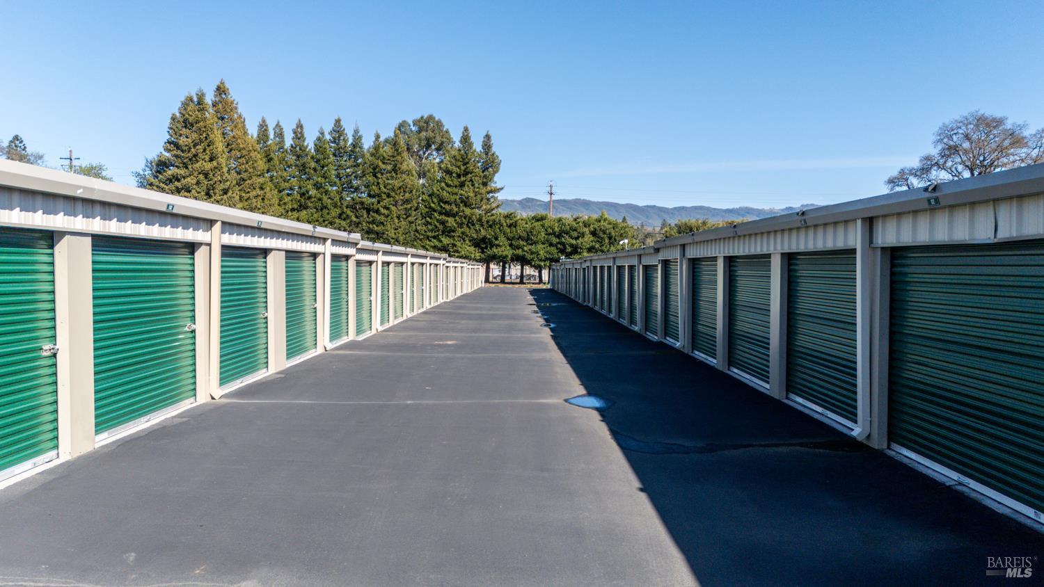 4300 North State Street Ukiah, CA 95482 - Photo 7 of 22 a balcony with trees in the background