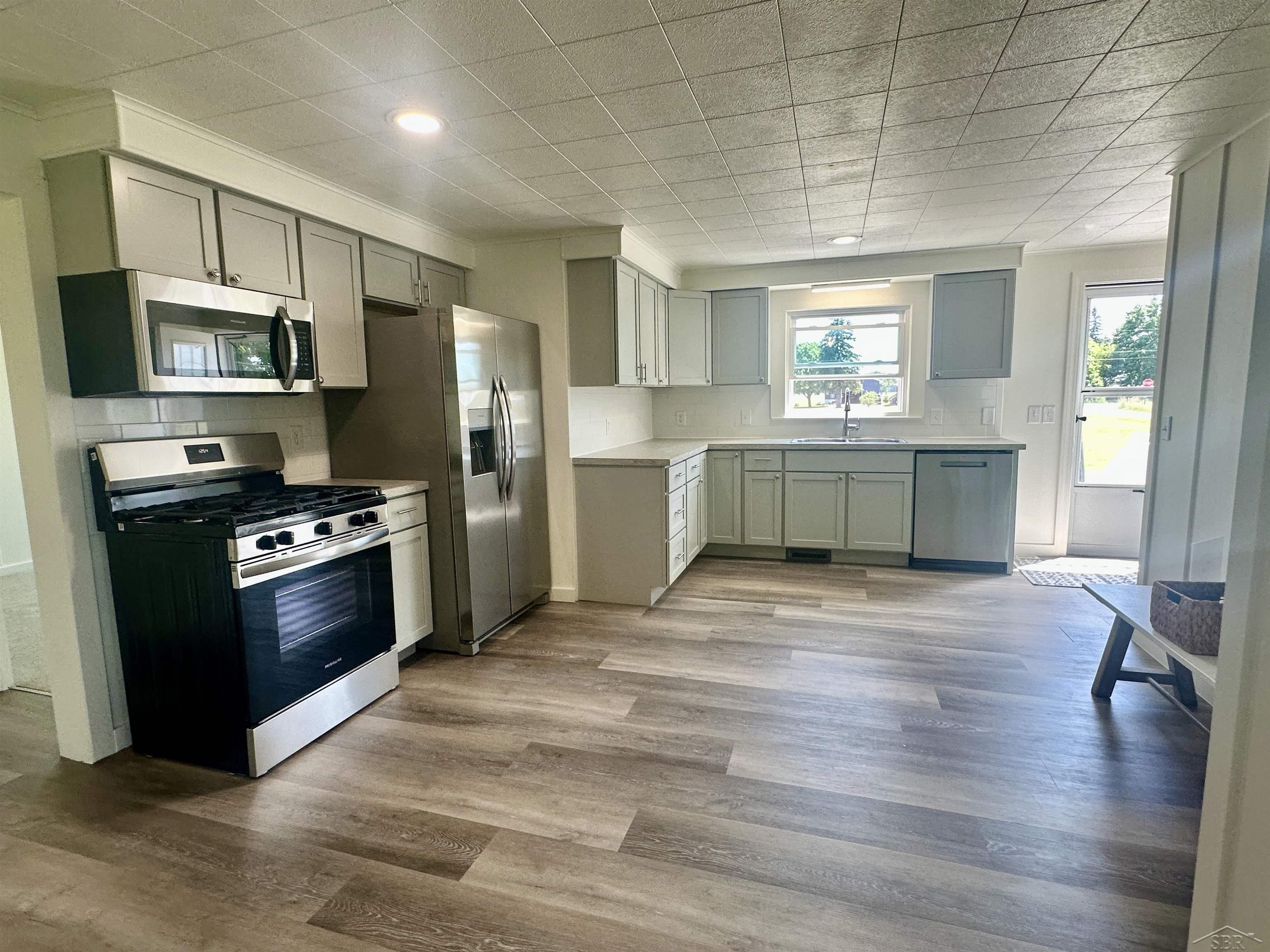 1451 Ruff Road Saginaw, MI 48601 - Photo 9 of 35