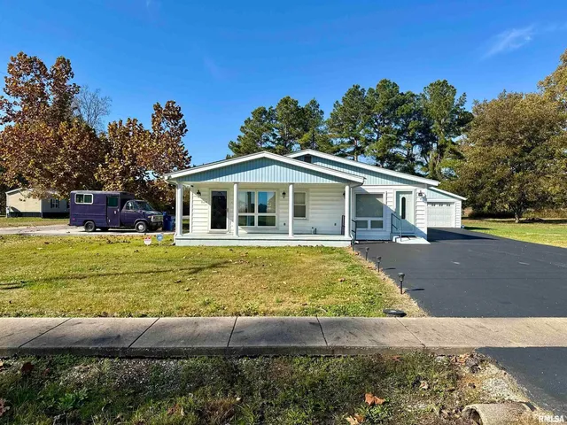 $130,000 | 305 Railroad Street, Tamms, IL 62988