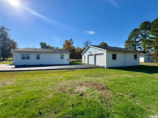 $122,500 | 305 Railroad Street, Tamms, IL 62988