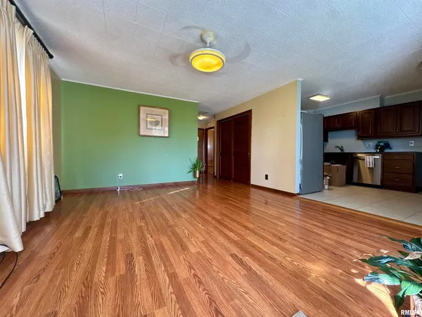 $122,500 | 305 Railroad Street, Tamms, IL 62988