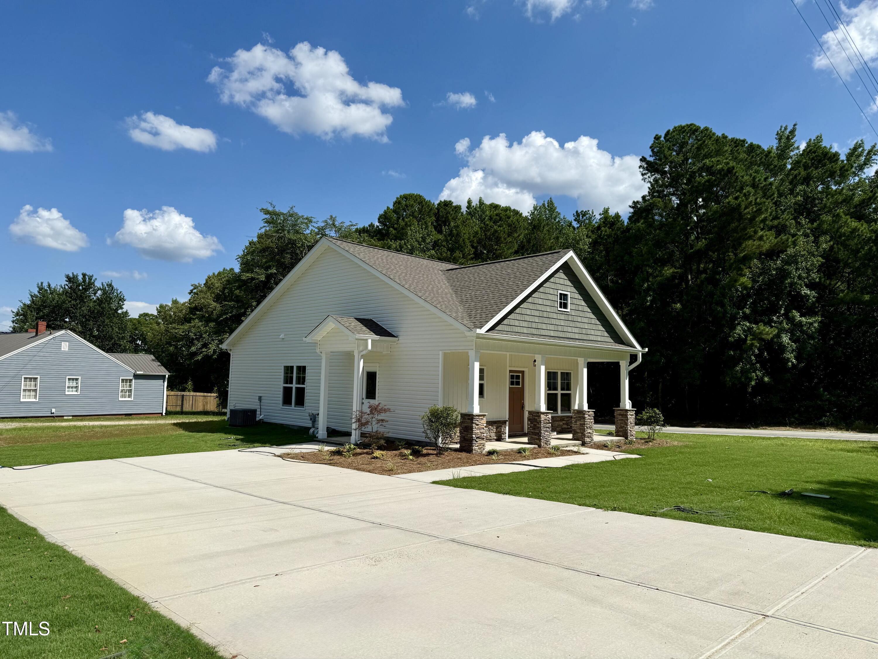 172 West Old Road Lillington, NC 27546 - Photo 2 of 26 IMG_5824 (1)