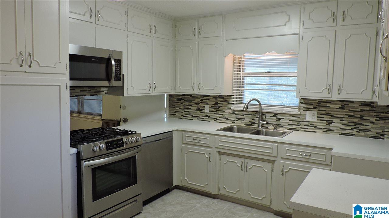 2203 Ridgebrook Road Fultondale, AL 35068 - Photo 10 of 38