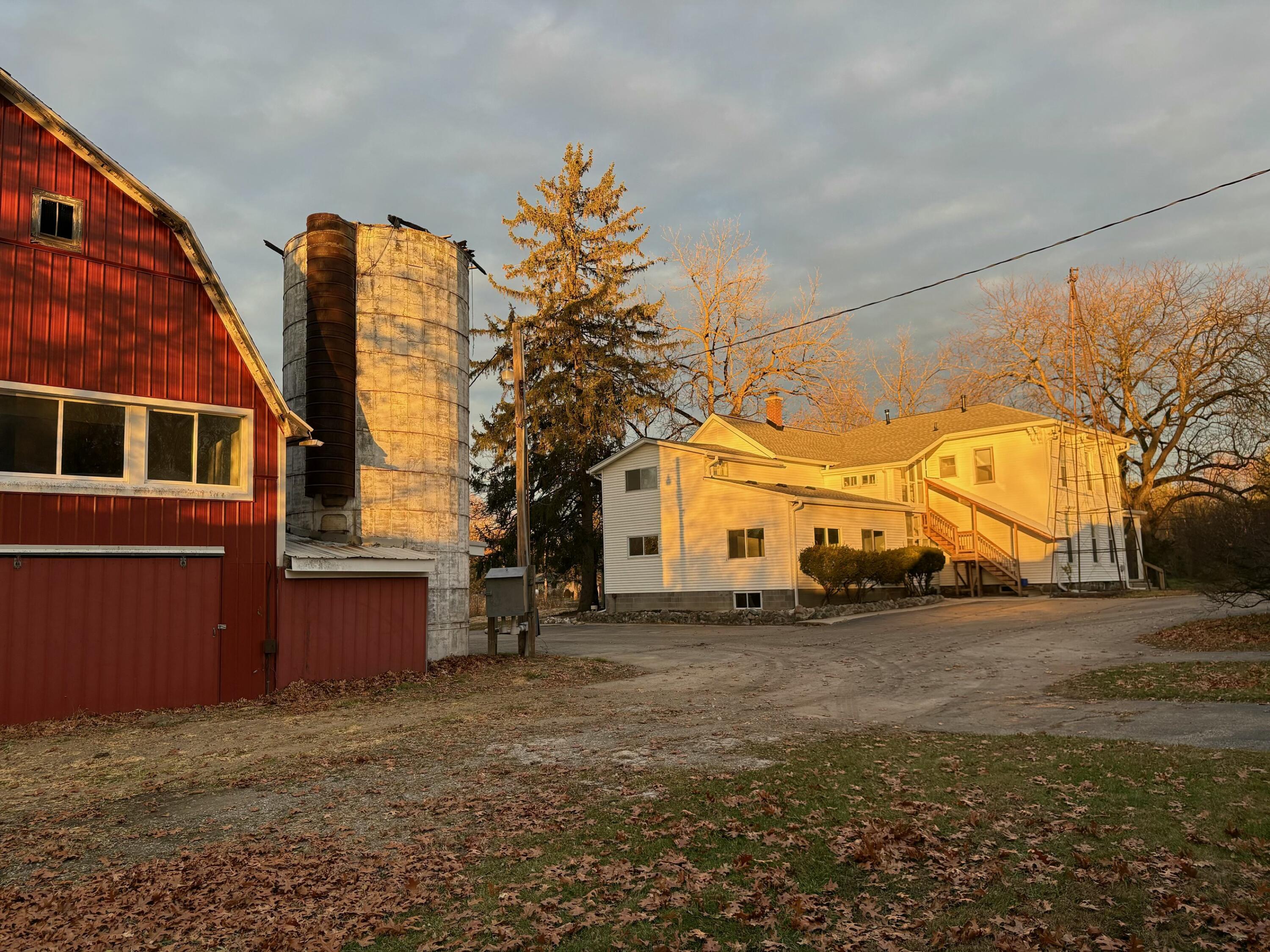 7130 Platt Road Saline, MI 48176 - Photo 72 of 77 Barn & house