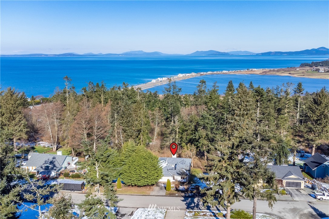1966 Buckthorn Road Oak Harbor, WA 98277 - Photo 3 of 40 Gallery Image 3
