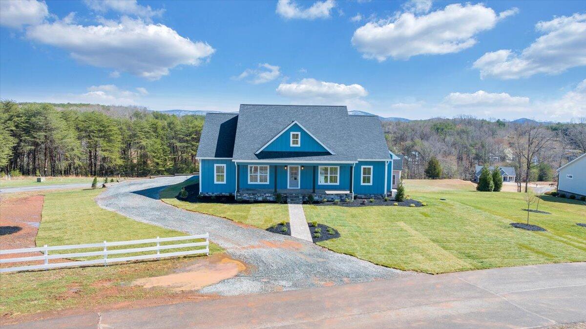 27 Smokehouse Road Moneta, VA 24121 - Photo 117 of 144 114-DJI_20260313024212_0319_D