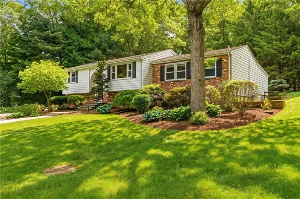 $599,900 | 8 Ledgemont Drive, Lincoln, RI 02865