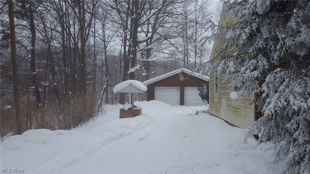 8259 Plank Road Chardon, OH 44024 - Photo 6 of 31