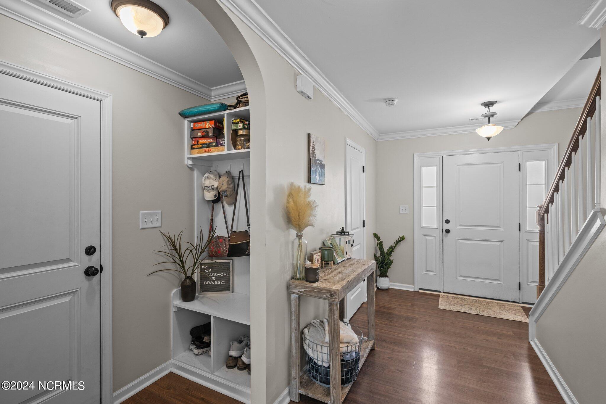 303 Station House Road New Bern, NC 28562 - Photo 3 of 39 Entryway