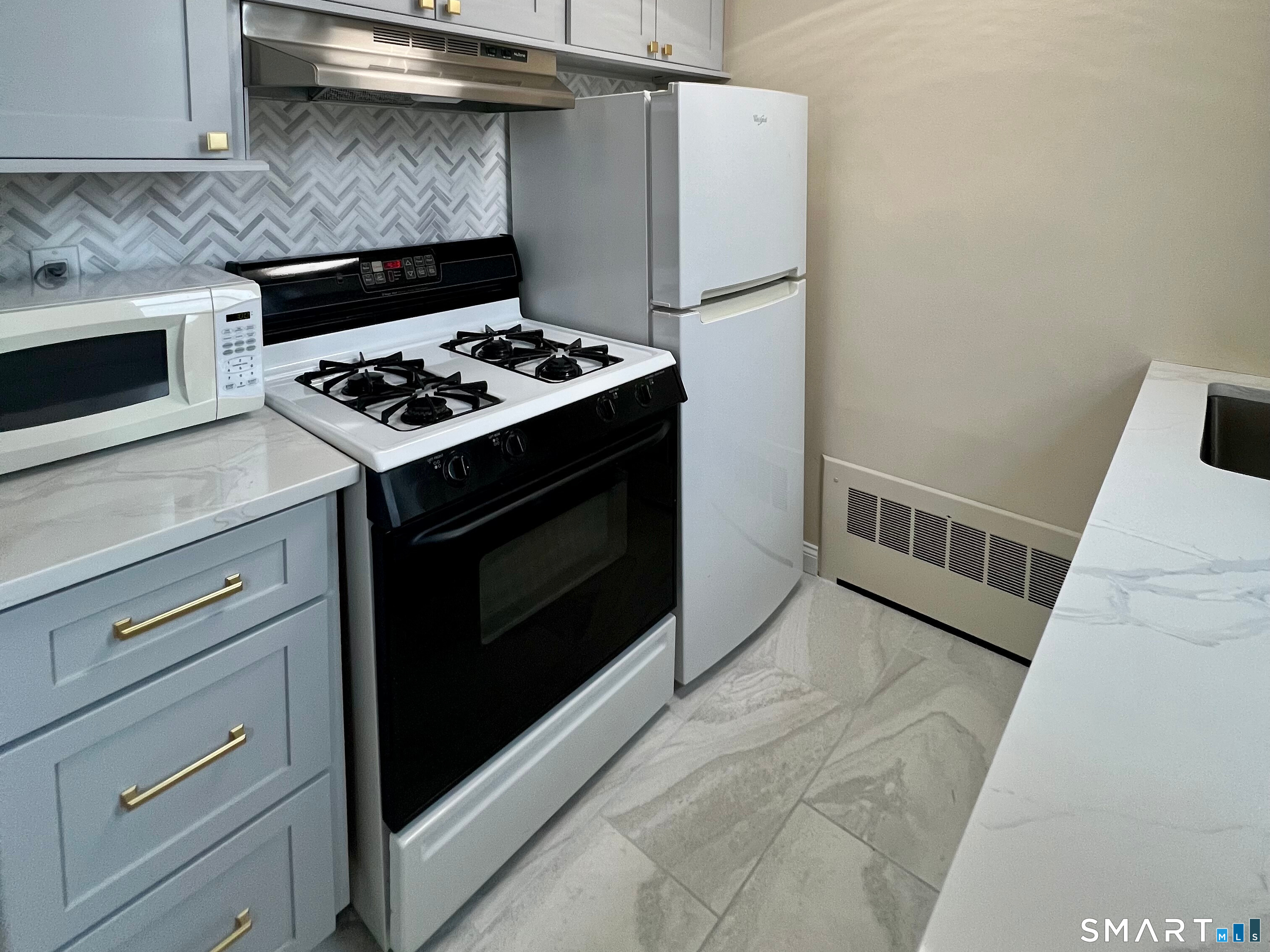 140 Grove Street, Unit 7D Stamford, CT 06901 - Photo 5 of 9