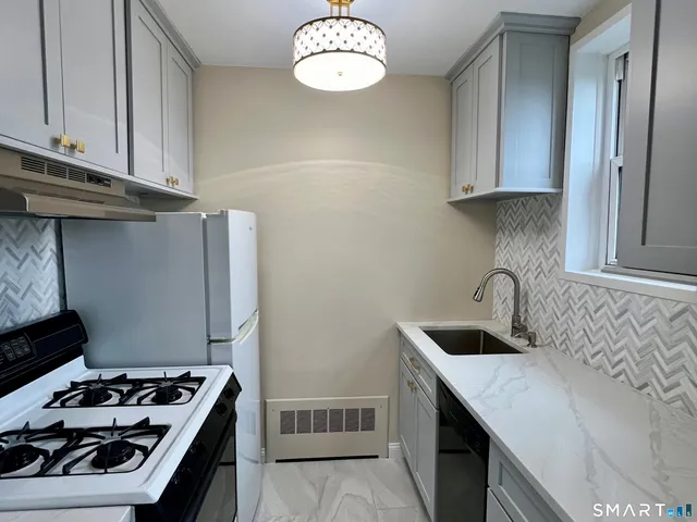 $279,000 | 140 Grove Street, Unit 7D, Stamford, CT 06901