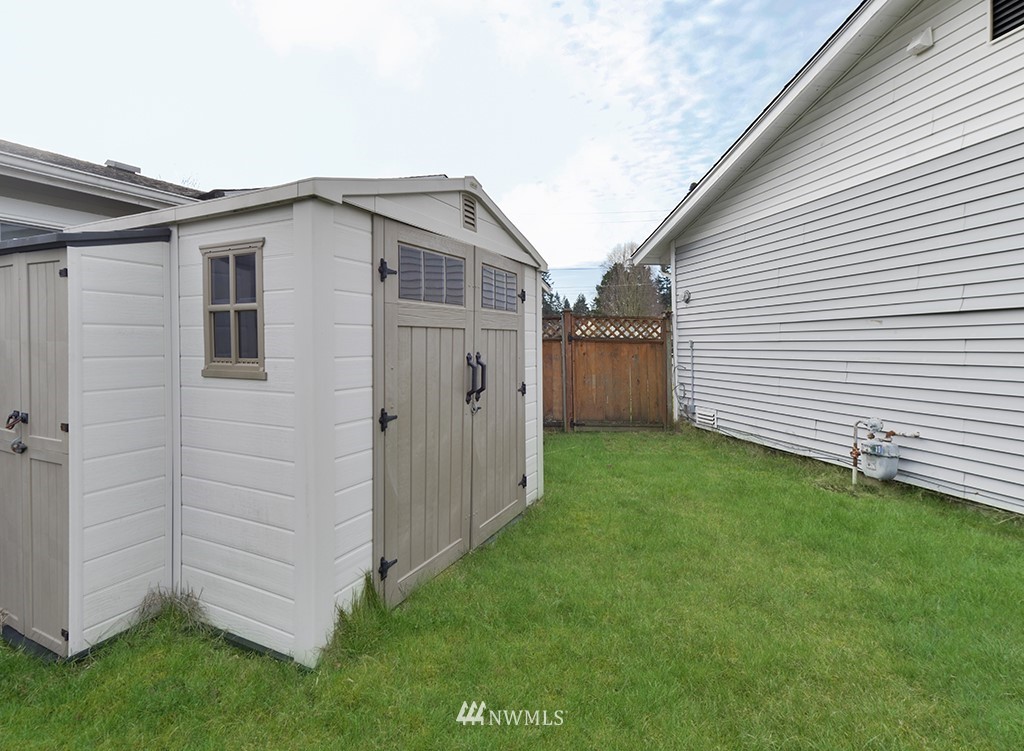 3704 Northeast 9th Court Renton, WA 98056 - Photo 18 of 20