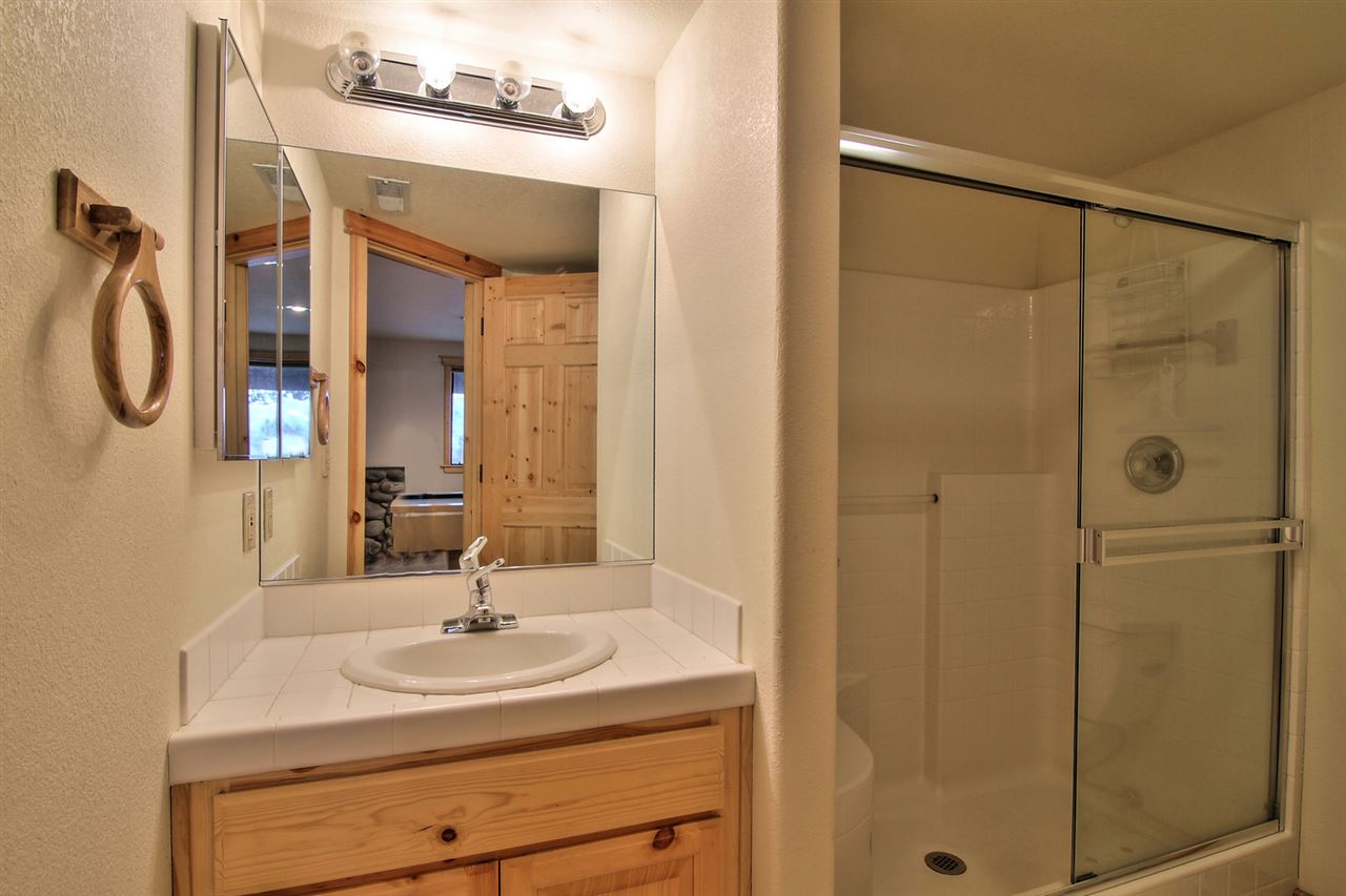 11808 Chalet Road Truckee, CA 96161 - Photo 12 of 14 Gallery Image 12