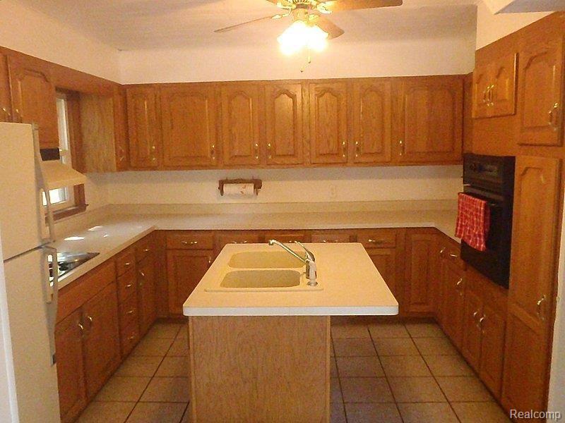 5061 Young Road Jackson, MI 49201 - Photo 3 of 10 Kitchen (1).JPG