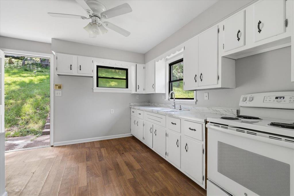 216 Magill Road Zelienople, PA 16063 - Photo 6 of 32