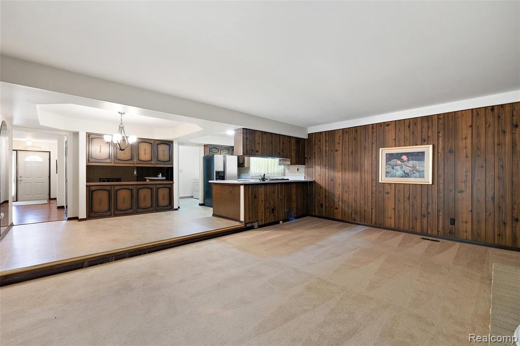 31740 Kelly Road Roseville, MI 48066 - Photo 17 of 44