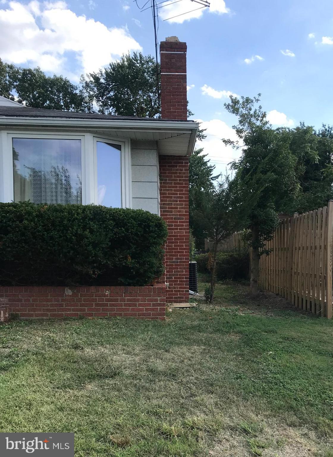 561 Shipley Road Linthicum Heights, MD 21090 - Photo 3 of 10