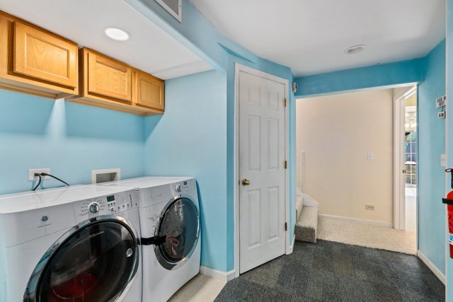 1S225 Valley Road Lombard, IL 60148 - Photo 29 of 46 a utility room with dryer and washer