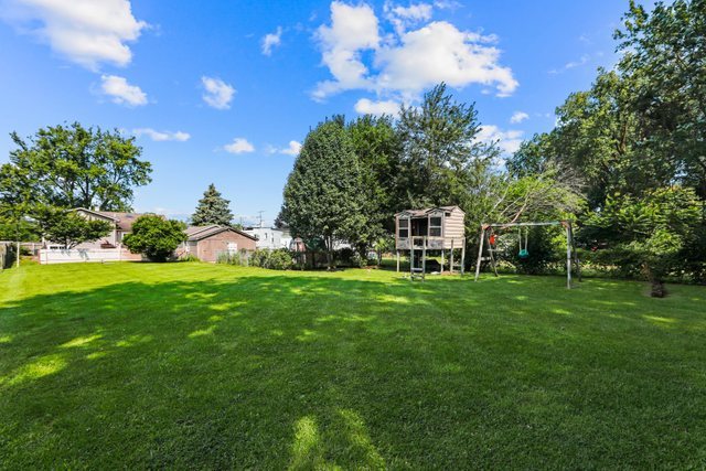 1S225 Valley Road Lombard, IL 60148 - Photo 35 of 46 a view of a green field
