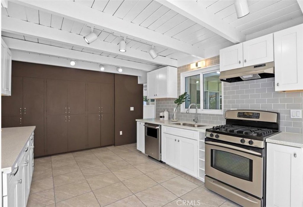 1445 North Pepper Avenue Rialto, CA 92376 - Photo 6 of 21