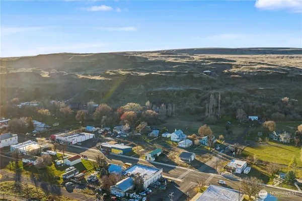 $329,950 | 225 South D Street, Washtucna, WA 99371