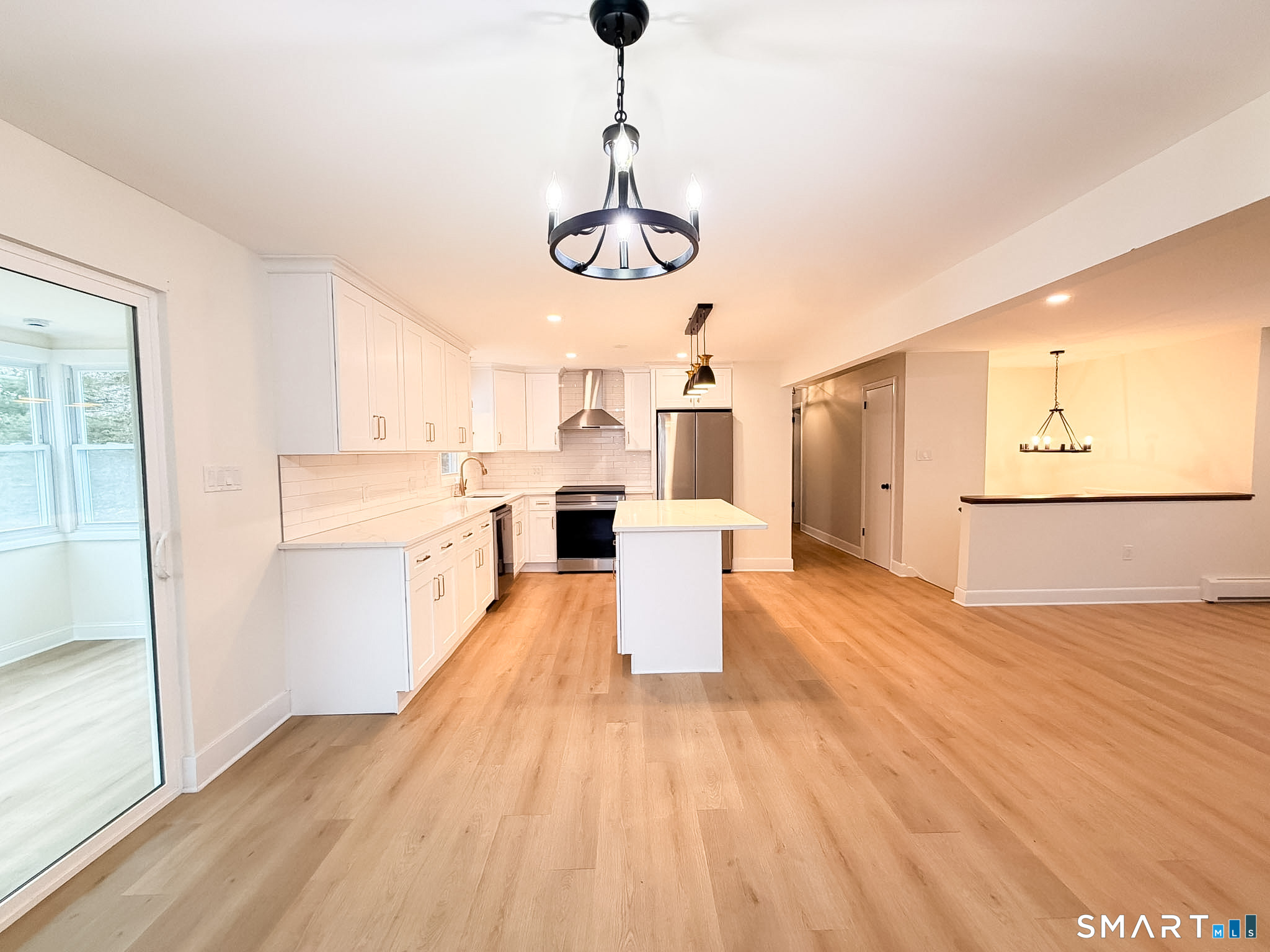 33 Forest Avenue Groton, CT 06355 - Photo 7 of 38