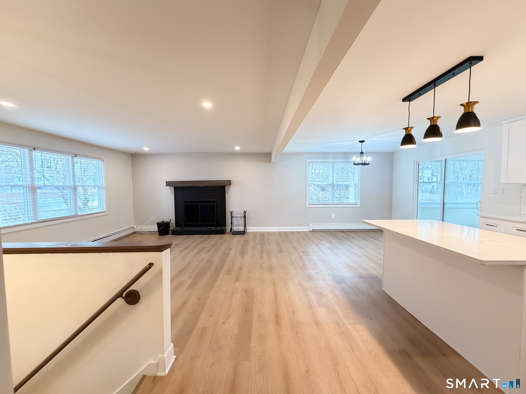 33 Forest Avenue Groton, CT 06355 - Photo 8 of 38