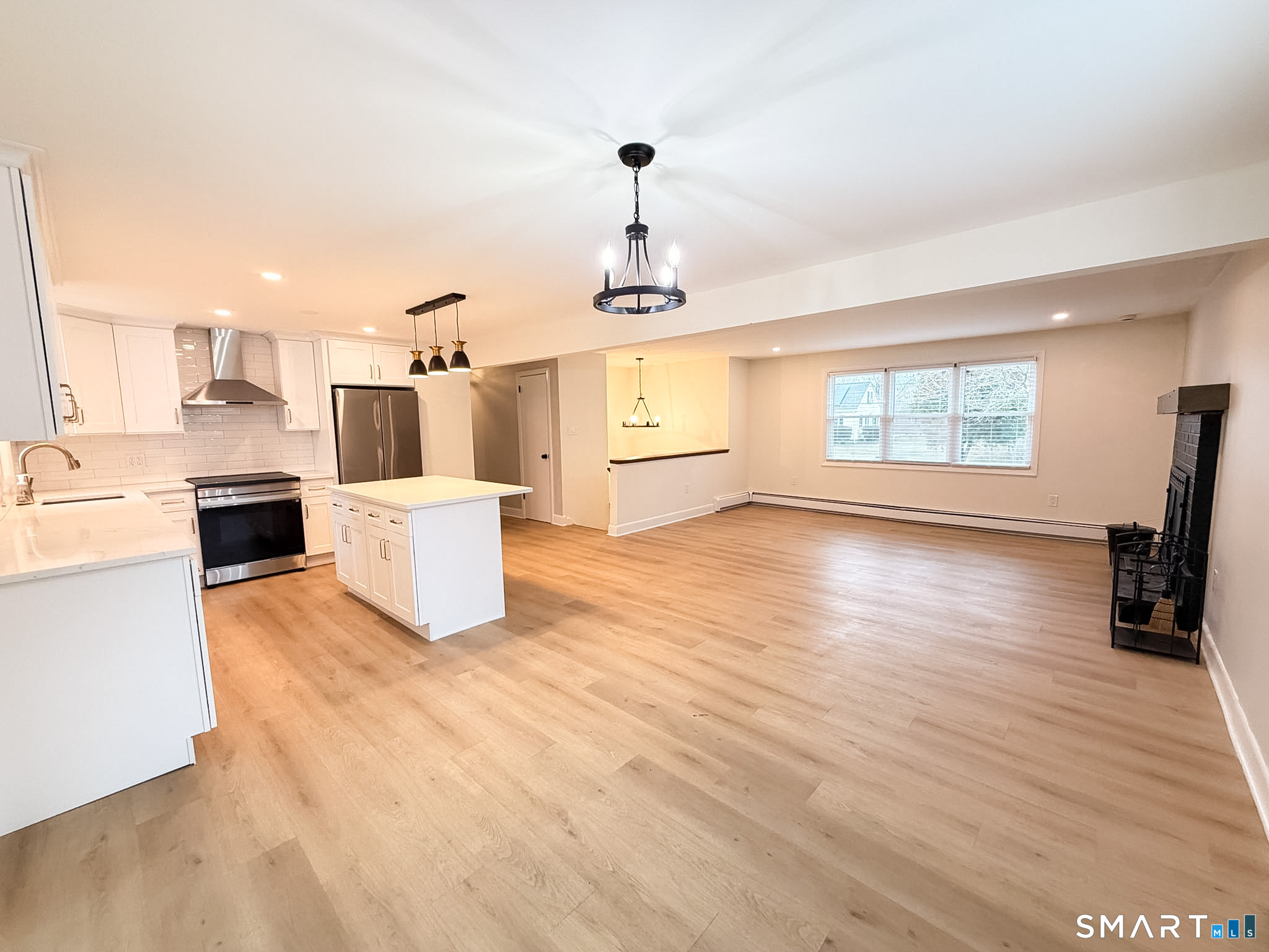 33 Forest Avenue Groton, CT 06355 - Photo 10 of 38
