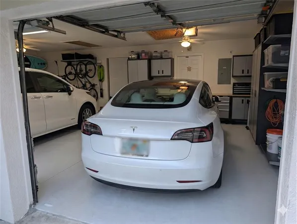 $3,200 | 18027 Palm Breeze Drive, Tampa, FL 33647