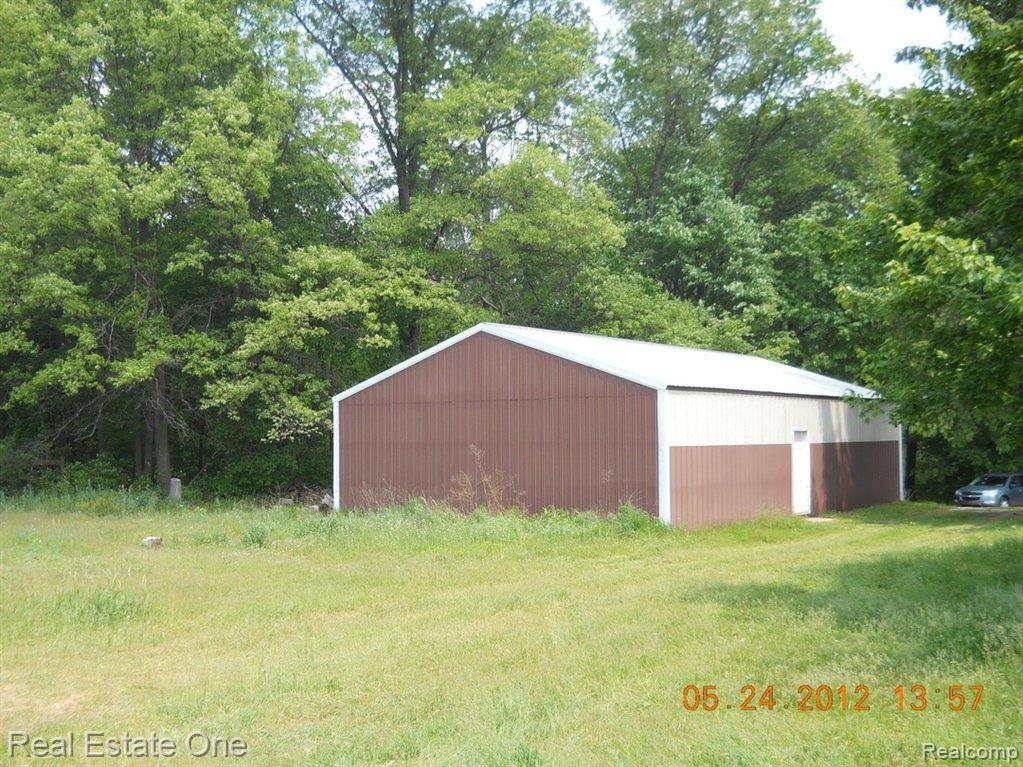250 Sanders Road Oxford, MI 48371 - Photo 23 of 25 DSCN0053.jpg