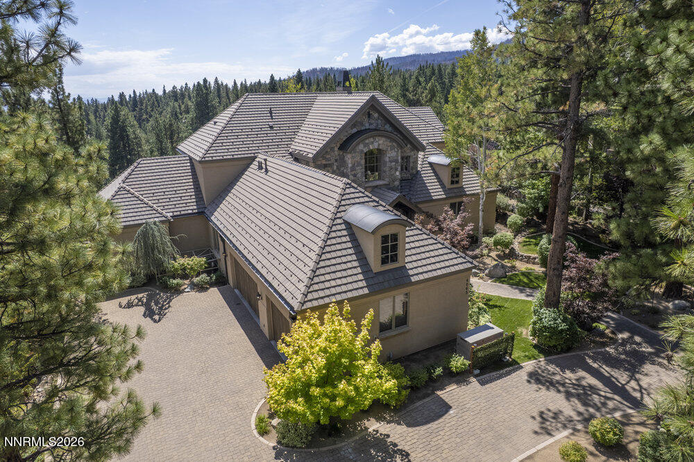 6065 Lake Geneva Drive Reno, NV 89511 - Photo 77 of 101 a view of a back yard of the house