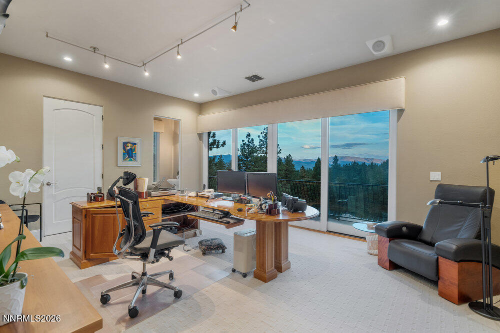 6065 Lake Geneva Drive Reno, NV 89511 - Photo 10 of 101 024_dsc05903_545